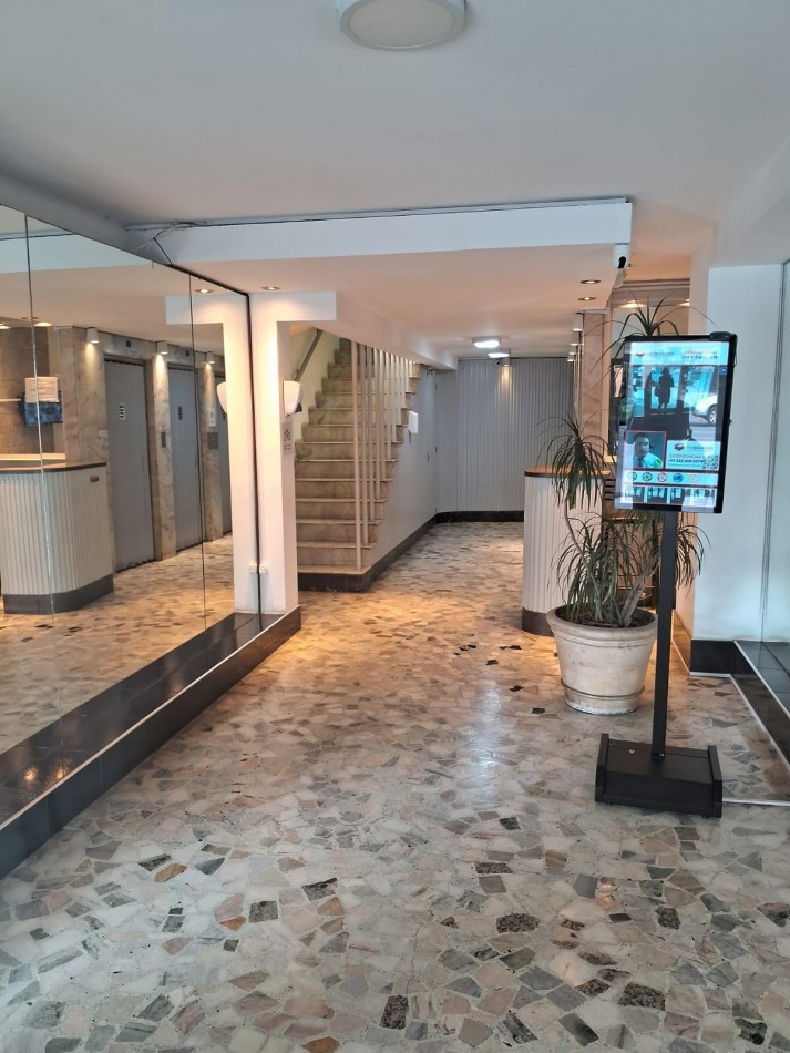 Monoambiente lateral sobre Avenida Colon - Macrocentro