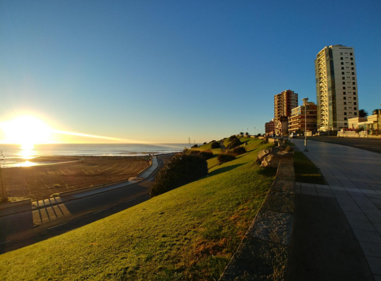 SEMIPISO 3 AMBIENTES CON BALCON AL FRENTE -  CENTRO 