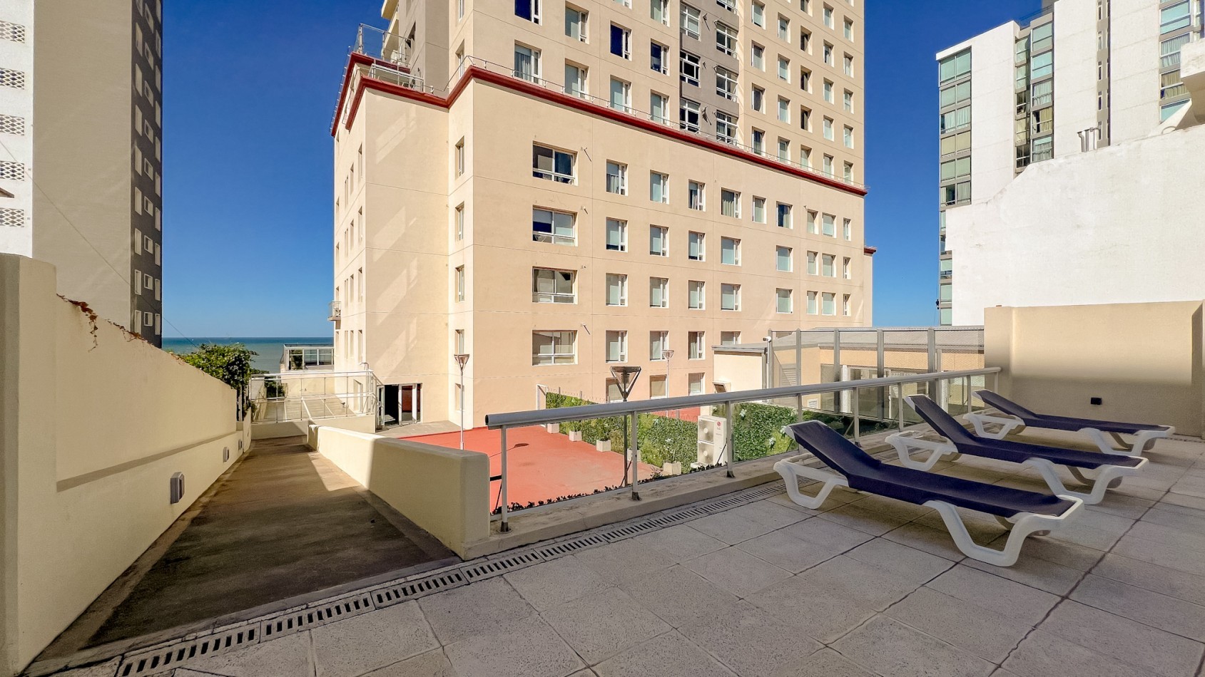 Departamento 4 amb con cochera - Playa Grande - Tourbillon