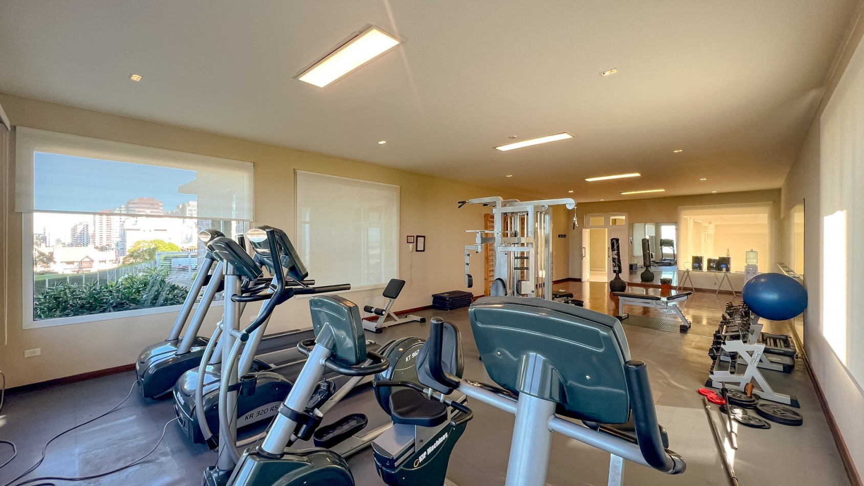 Departamento 4 amb con cochera - Playa Grande - Tourbillon