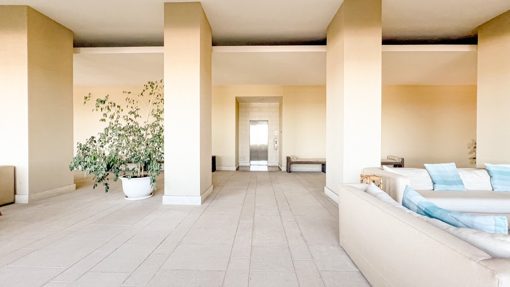 Departamento 4 amb con cochera - Playa Grande - Tourbillon