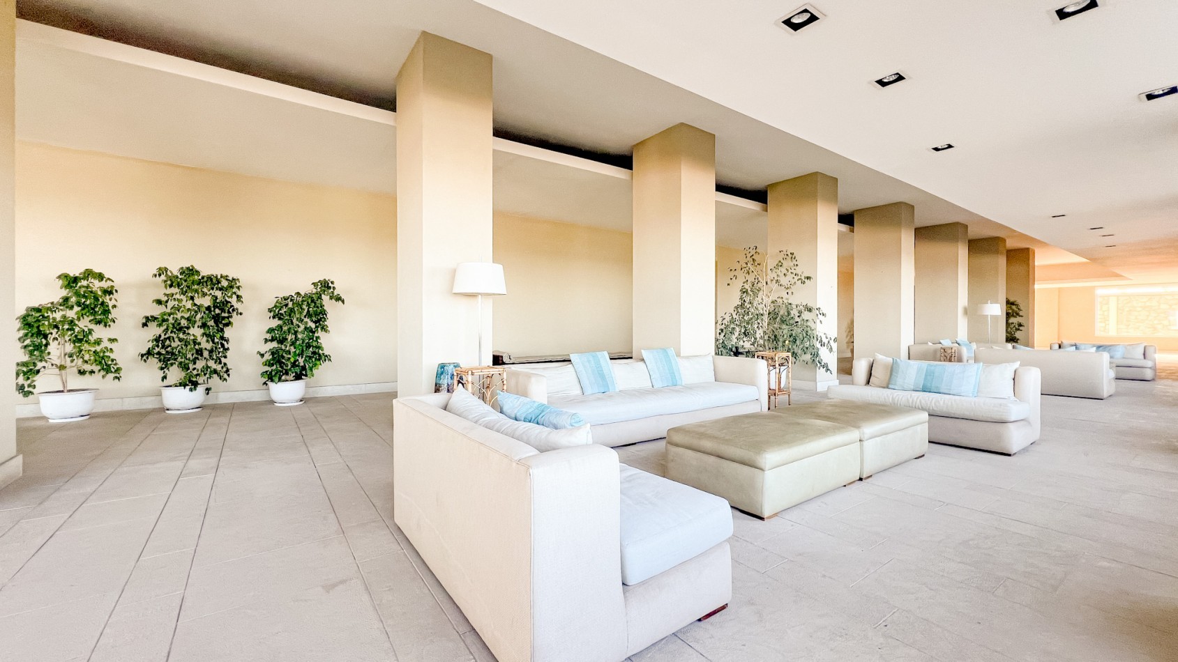 Departamento 4 amb con cochera - Playa Grande - Tourbillon