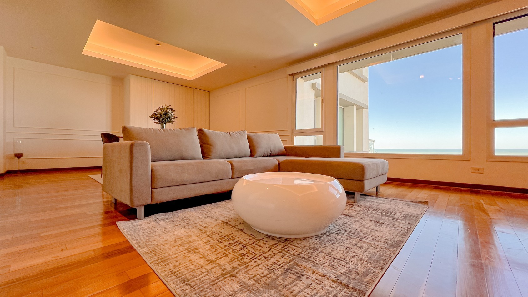 Departamento 4 amb con cochera - Playa Grande - Tourbillon