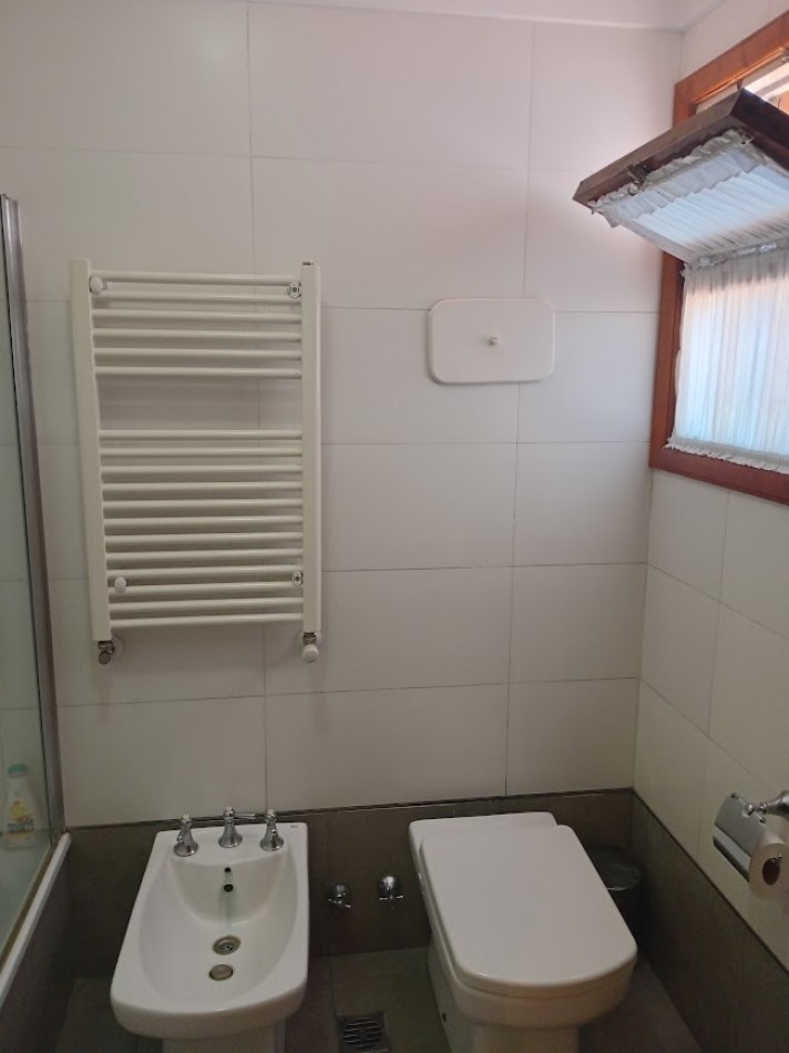 CASA 6 AMB CON PARQUE Y PILETA - CHAUVIN - APTA CREDITO