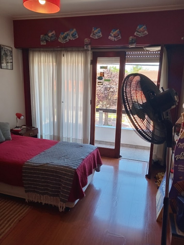 CASA 6 AMB CON PARQUE Y PILETA - CHAUVIN - APTA CREDITO