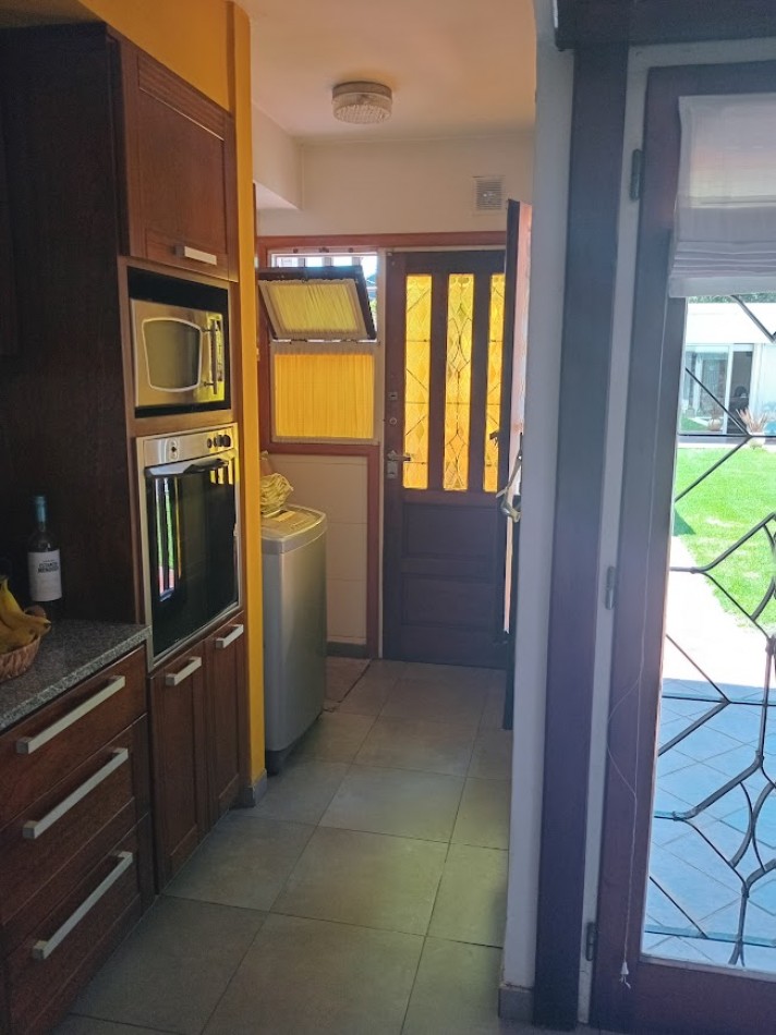 CASA 6 AMB CON PARQUE Y PILETA - CHAUVIN - APTA CREDITO