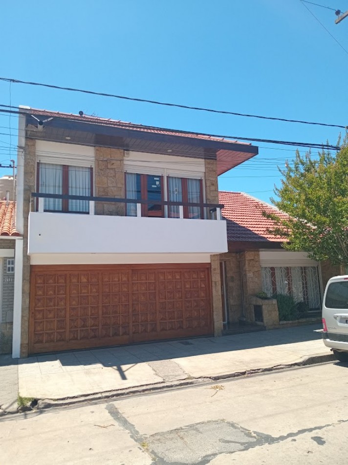 CASA 6 AMB CON PARQUE Y PILETA - CHAUVIN - APTA CREDITO