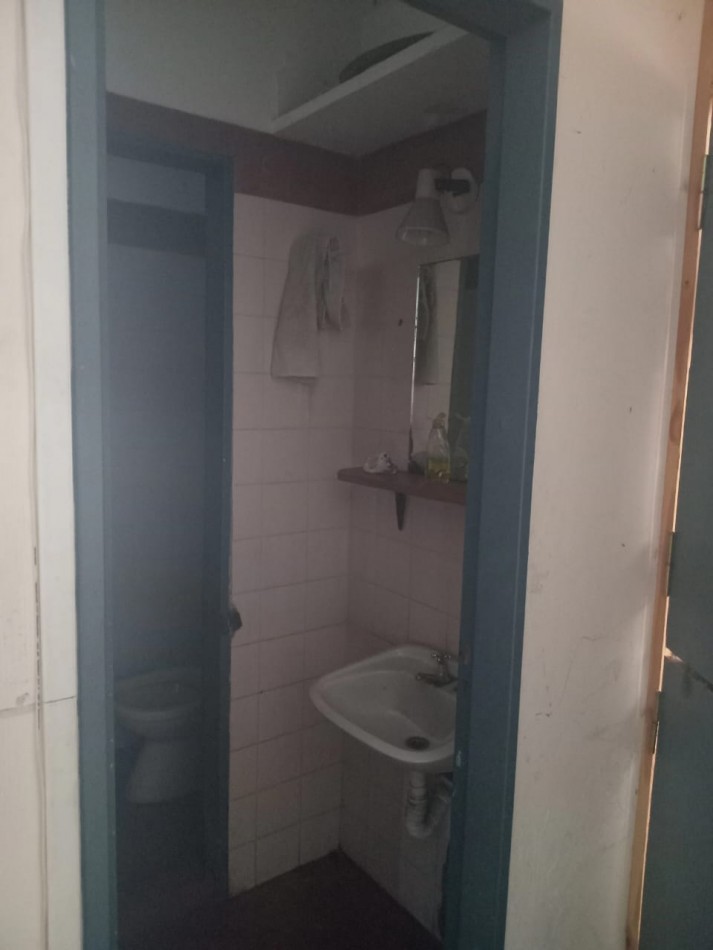 BODEGA COMERCIAL CON ACCESO A CAMION - SOBRE AVENIDA JUAN B. JUSTO