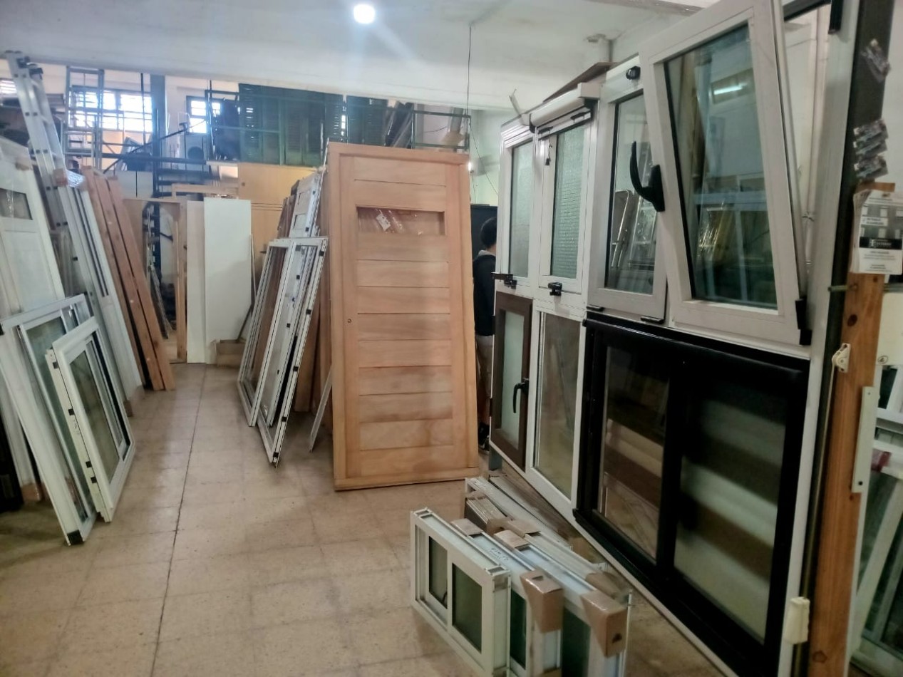 BODEGA COMERCIAL CON ACCESO A CAMION - SOBRE AVENIDA JUAN B. JUSTO