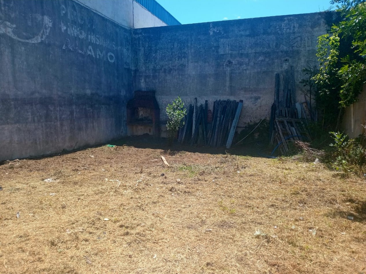 BODEGA COMERCIAL CON ACCESO A CAMION - SOBRE AVENIDA JUAN B. JUSTO