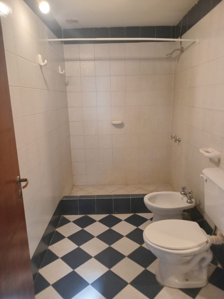 PH 8 AMBIENTES CON PARQUE - SAN JOSE