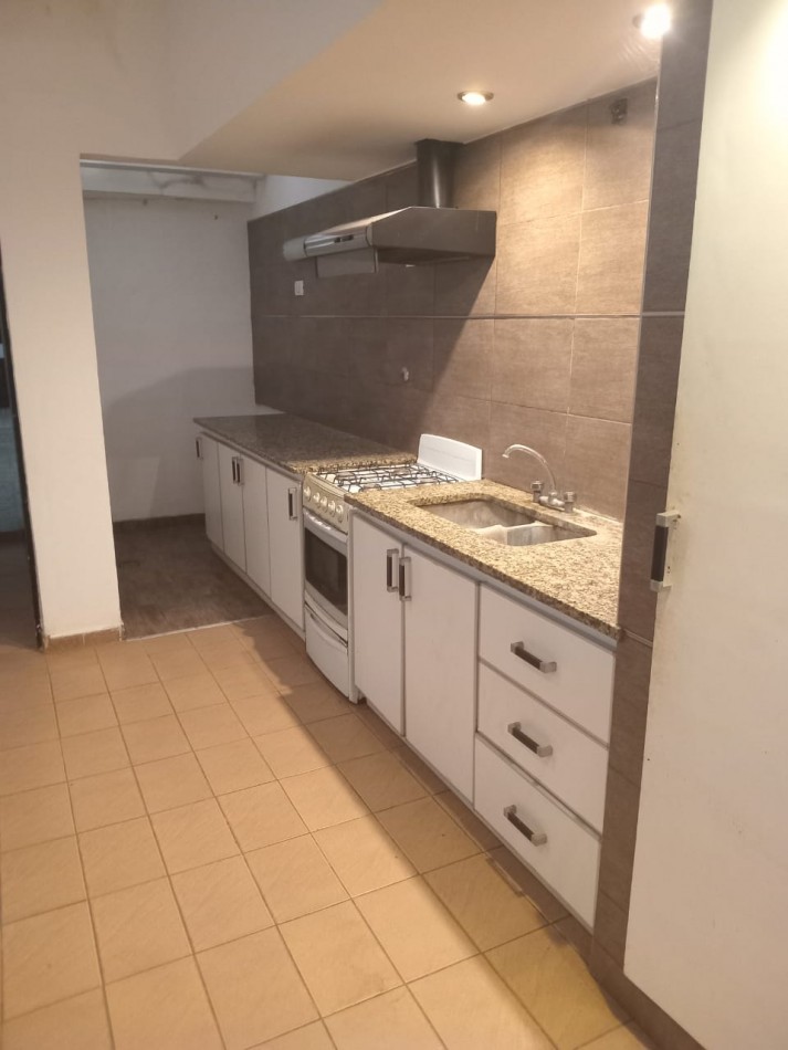 PH 8 AMBIENTES CON PARQUE - SAN JOSE