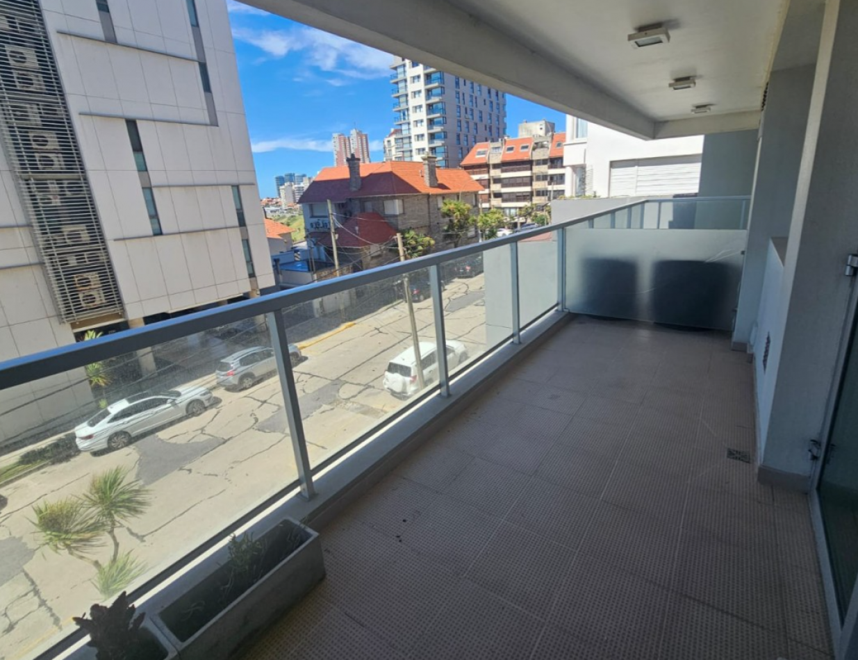 ALQUILER INVIERNO 2026 - SEMIPISO DE 3 AMB CON COCHERA - VARESE - TIO CURZIO