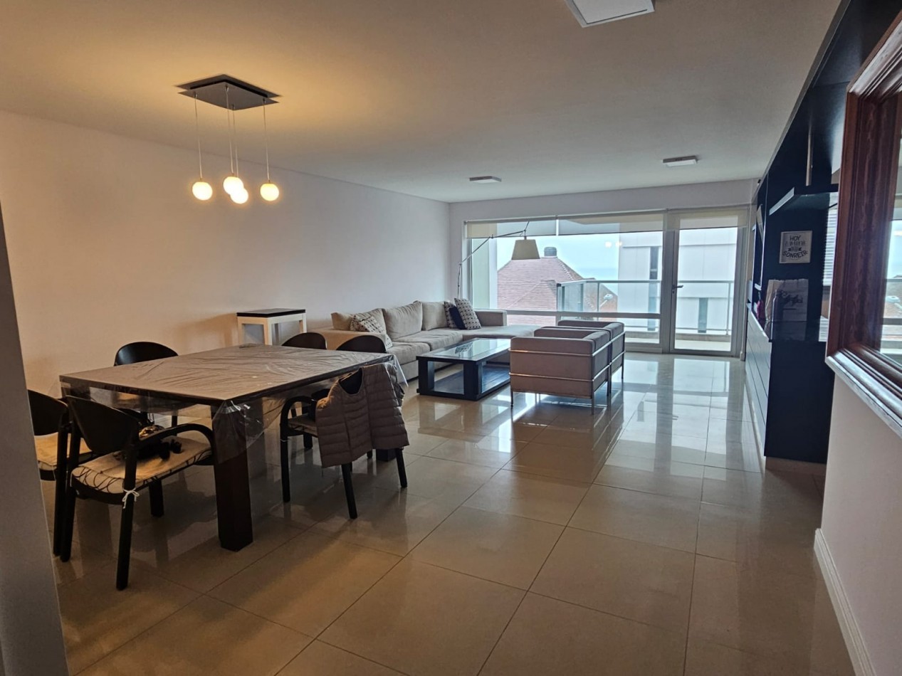 ALQUILER INVIERNO 2026 - SEMIPISO DE 3 AMB CON COCHERA - VARESE - TIO CURZIO