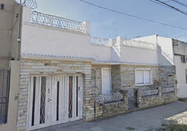 CASA 3 AMBIENTES CON GARAGE Y PATIO - VILLA BALLESTER -APTO CREDITO