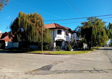 CASA 4 AMBIENTES CON PILETA - DIVINO ROSTRO